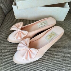 Vintage 1980s Victoria’s Secret pink Westgate satin house shoes size 7/8